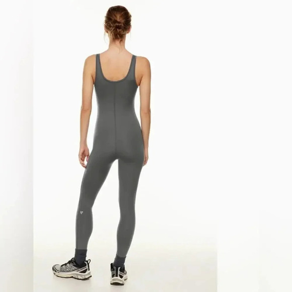 TNA Aritzia Action TnAction  FLARE Leg Grey Gray Athletic Jumpsuit- Medium - Picture 3 of 8